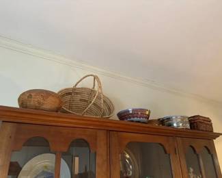 LOT OF BASKETS AND BOWLS