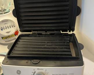 GE Grill with removable Grid
