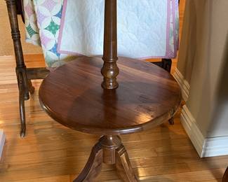 Round Double pedestal table