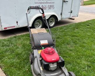 Honda Self-Propelled Lawn mower with bagger
