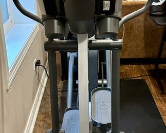 Life Fitness X3 Elliptical Cross Trainer with Advanced Workout Console