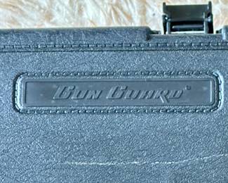 Mossberg 9200 12 gauge Semi Auto Accu-Choke Shotgun 28" Barrel.  2 3/4 or 3" Shells.  Comes with "Gun Guard" Gun Case.  Must have FOID or FFL