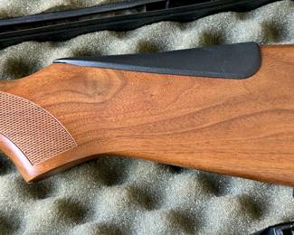 Mossberg 9200 12 gauge Semi Auto Accu-Choke Shotgun 28" Barrel.  2 3/4 or 3" Shells.  Comes with "Gun Guard" Gun Case.  Must have FOID or FFL