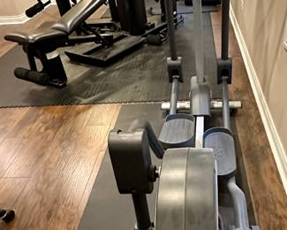 Life Fitness X3 Elliptical Cross Trainer with Advanced Workout Console