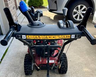 Toro Power Max 724 OE Snowblower with Briggs & Stratton Engine