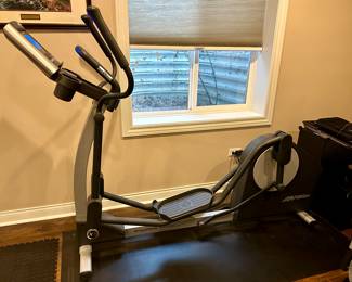 Life Fitness X3 Elliptical Cross Trainer with Advanced Workout Console