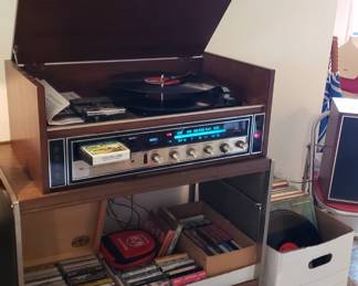 Working Lear Jet stereo - AM/FM, turntable, and 8 track player 