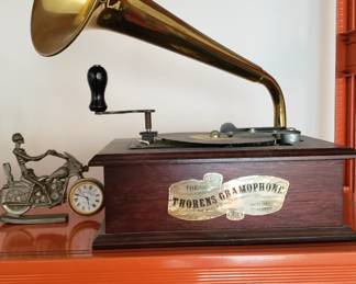 Thorens gramaphone 