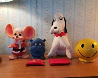 Have a nice day! Such cute vintage toys and accessories