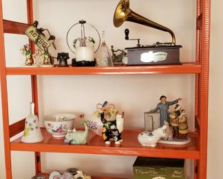 Many small decorative and collectable items