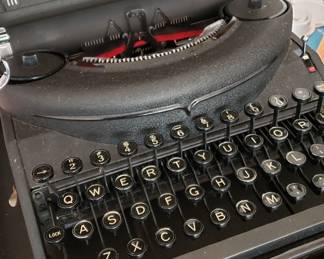 Remington enamel key typewriter 