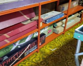 Many unbuilt kits and original boxes from the built planes with plans.