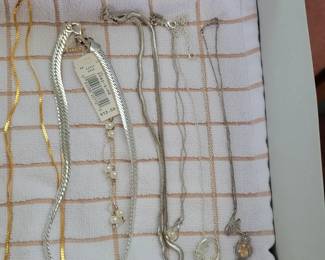 Beautiful Necklaces .All Jewelry In This Sale Has Been Tested By Jeweler And Determined Not To Be Real Gold Or Silver .