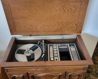 Pic#2 Vintage Sound Design Radio,8Track,Turntable console ( Radio Works ) Not Sure If 8track Or Turntable Works But Has Beautiful Sound 