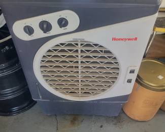 Honeywell  Swamp Cooler Indoor or Outdoor Use 