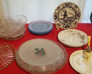 Note the Cardinal China cheese plate w/cheese mouse/knife among the vintage plate collection!