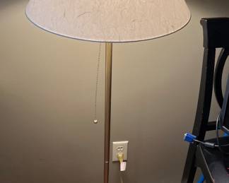 Brass pole lamp