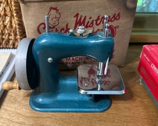 Vintage Stitch Mistress Sewing Machine 