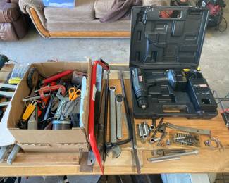Lots of loose tools