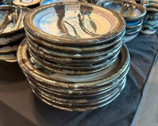 K1 - $725. Huge set of Liscom Hill Pottery. (Humboldt County, California) 57 pieces + lids. One minor chip noted on the soup tureen - all other pieces are in like new condition. 