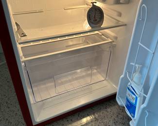 H30 - $80 - Magic Chef Mini Fridge/Freezer (small dent in the fridge door)