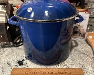 K12 - $60 Le Creuset Stock Pot - never used. 