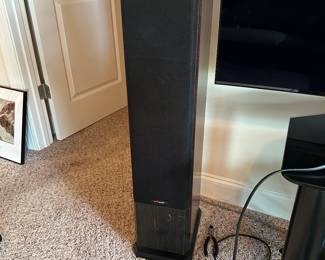 O51 - $200, Pair of Polk Audio RTi70 Tower Speakers