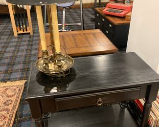 Nice side table has matching coffee table