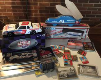 NASCAR MODEL CAR COLLECTIBLES, RACE CHAMPIONS, DALE EARNHARDT, RICHARD PETTY, ERNIE IRVIN, STERLING MARTIN ALL TYPES OF WINSTON CUP & NASCAR COLLECTIBLES, AUTOGRAPHS