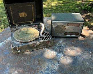 Vintage Phonograph.  Vintage Radio