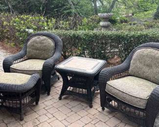 Oversized Wicker Chairs With Ottoman And Side Table