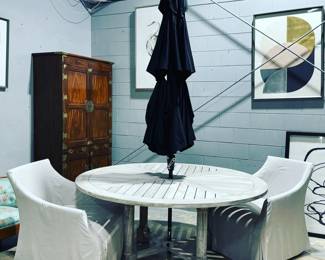 Round Patio Table and Chairs Orlando Estate Auction