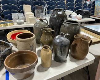 Vintage Pottery Orlando Estate Auction