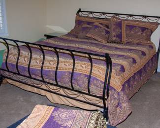Queen bed and queen wire bed frame