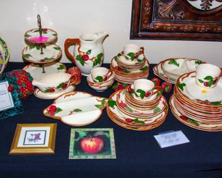 Apple themed dinnerware