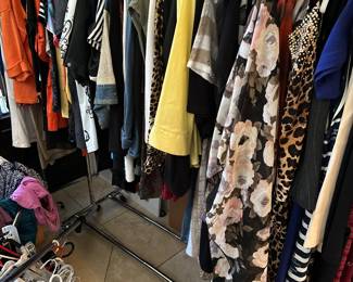 Women’s clothing sizes M, L, XL, 6, 8, 10, 12
$2-$10
Shirts
Blouses
Gym clothes and jackets
Pant suits
Dresses
Sweaters
Cardigans
Shawls
Scarves
Pants
Jeans
Shorts