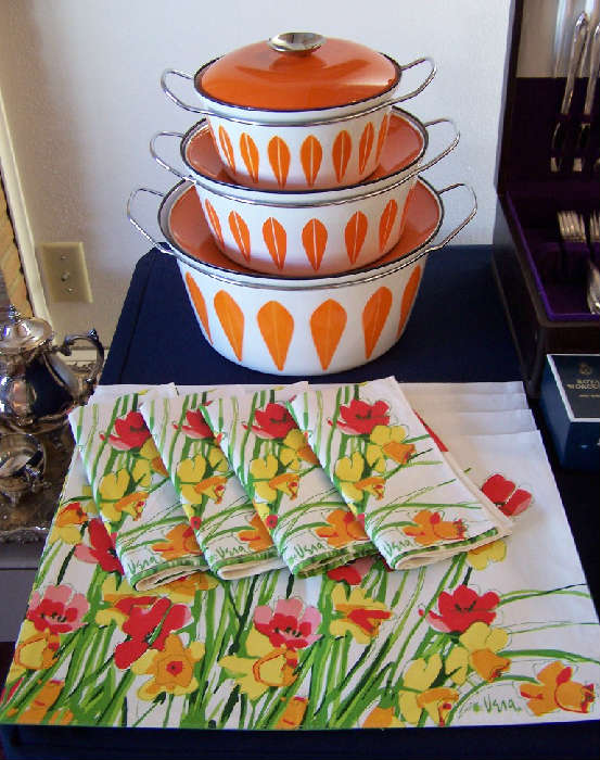 Retro Cathrine Holm cookware & Vera linens