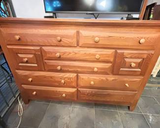 solid wood dresser- needs new pulls