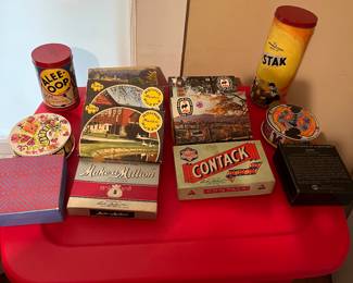 Vintage ALEE-OOP game, Pen Stax game, Contack game as well as vintage round puzzles.