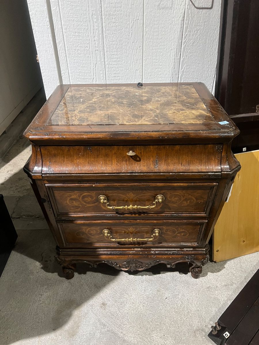 Dr. RONNIE SMALLING ESTATE AUCTION in Stilwell, KS starts on 4/21/2024