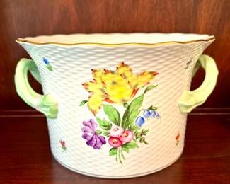 $1000; Herend cache pot with handles and floral detail; 10.5x6.5