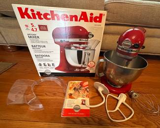 Kitchen Aid Artisan Red Mixer KSM150PSER