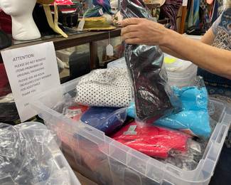 New oversiz e clothiers .