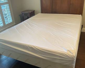 queen temperpedic  on an antique full size frame - have footboard also to this bed -set 