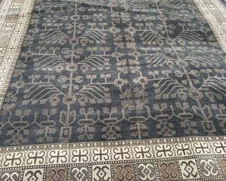 Contemporary rug, like new, 9'6' x 13'10" 80% wool, 20% cotton