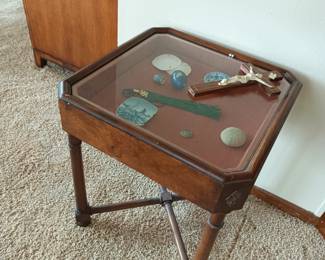 Nice side table/display