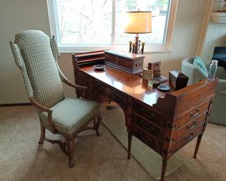 Double sided! 3 times more handles than drawers!