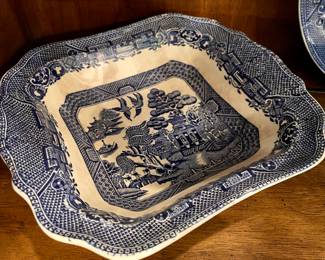 Blue Willow Serving Pieces 