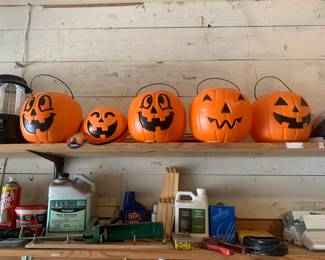jack-o-lanter candy pails  
