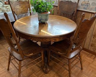 Nice Oak Dining Table & 4 Chairs